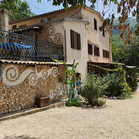 B&B Le Grette Gioia Dei Marsi Екстер'єр фото
